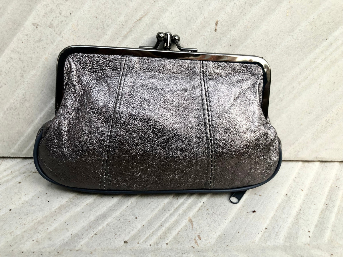 Vintage style clip purse in genuine leather. Kiss lock wallet in dark –  Handmade suede bags by Good Times Barcelona