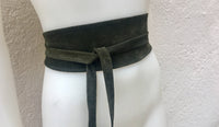 Dark GREEN suede OBI belt. Wrap belt in natural soft suede. Green waist belt, Wraparound green belt . Genuine leather boho belt.