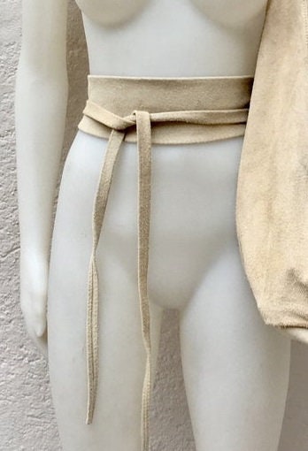 LIGHT beige suede OBI belt. Wrap belt in natural soft suede. Boho belt in cream beige. Wraparound boho wide belt. Dress belt, Waist belt.