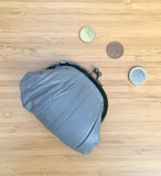 Small coin purse. Genuine leather purse in with metallic frame in SILVER. Retro clip purse in soft leather. Kiss lock retro style coin purse