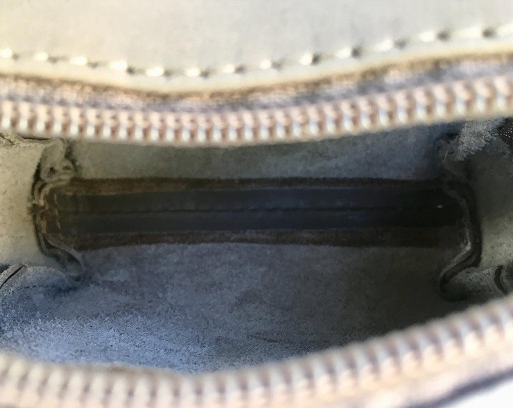 Zipper coin purse in camel brown. Genuine leather. Small wallet for cards, coins and notes. Small zipper purse.
