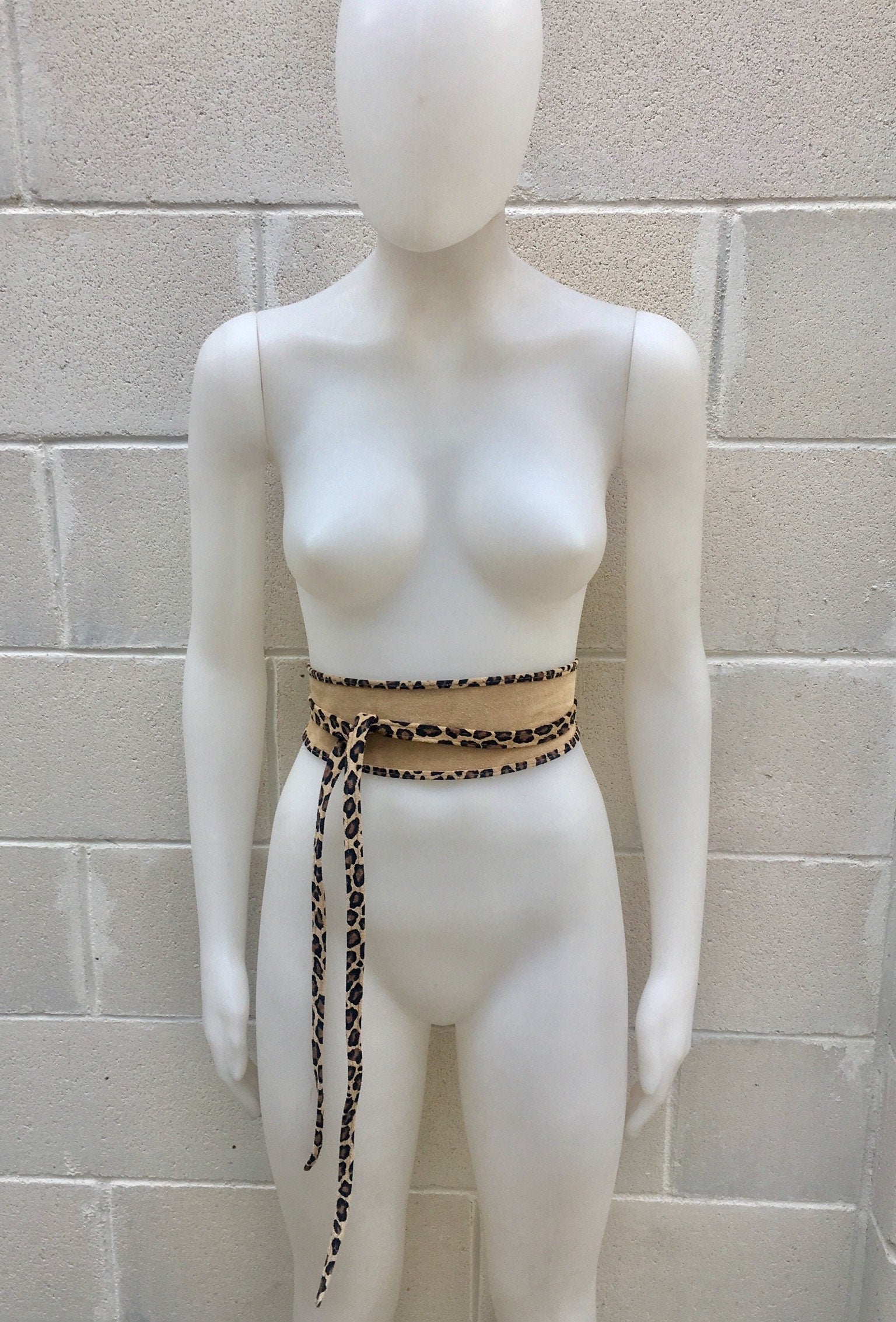 Leopard print suede OBI belt. Wrap belt in natural soft suede. Wraparound belt in genuine leather. Cheetah print obi, boho waist belt