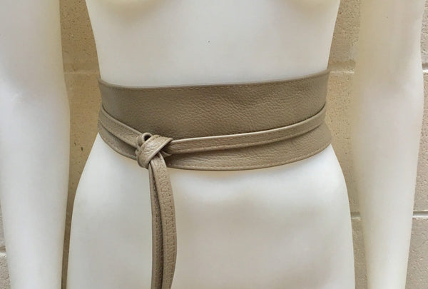 Obi belt in soft leather.Wrap belt in DARK BEIGE. Waist belt in taupe color.Light brown wraparound belt.Genuine leather boho belt.Reversible