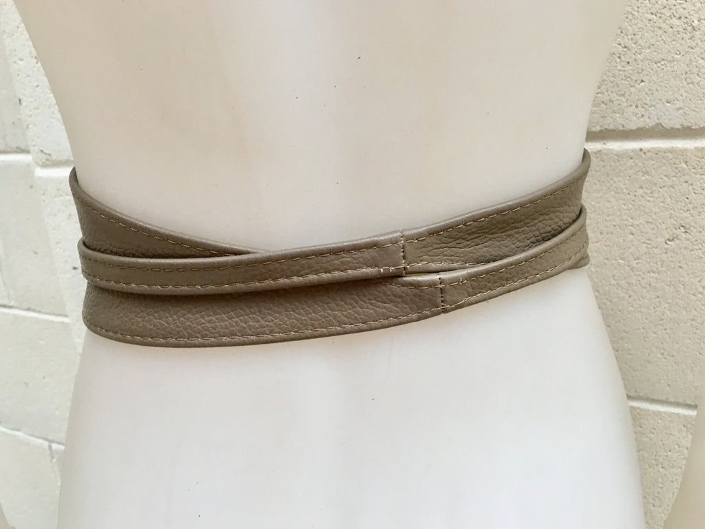 Obi belt in soft leather.Wrap belt in DARK BEIGE. Waist belt in taupe color.Light brown wraparound belt.Genuine leather boho belt.