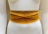 Mustard yellow obi belt in suede. Wrap belt in genuine leather.Wraparound belt in mustard color, yellow wide boho belt.Soft suede waistbelt