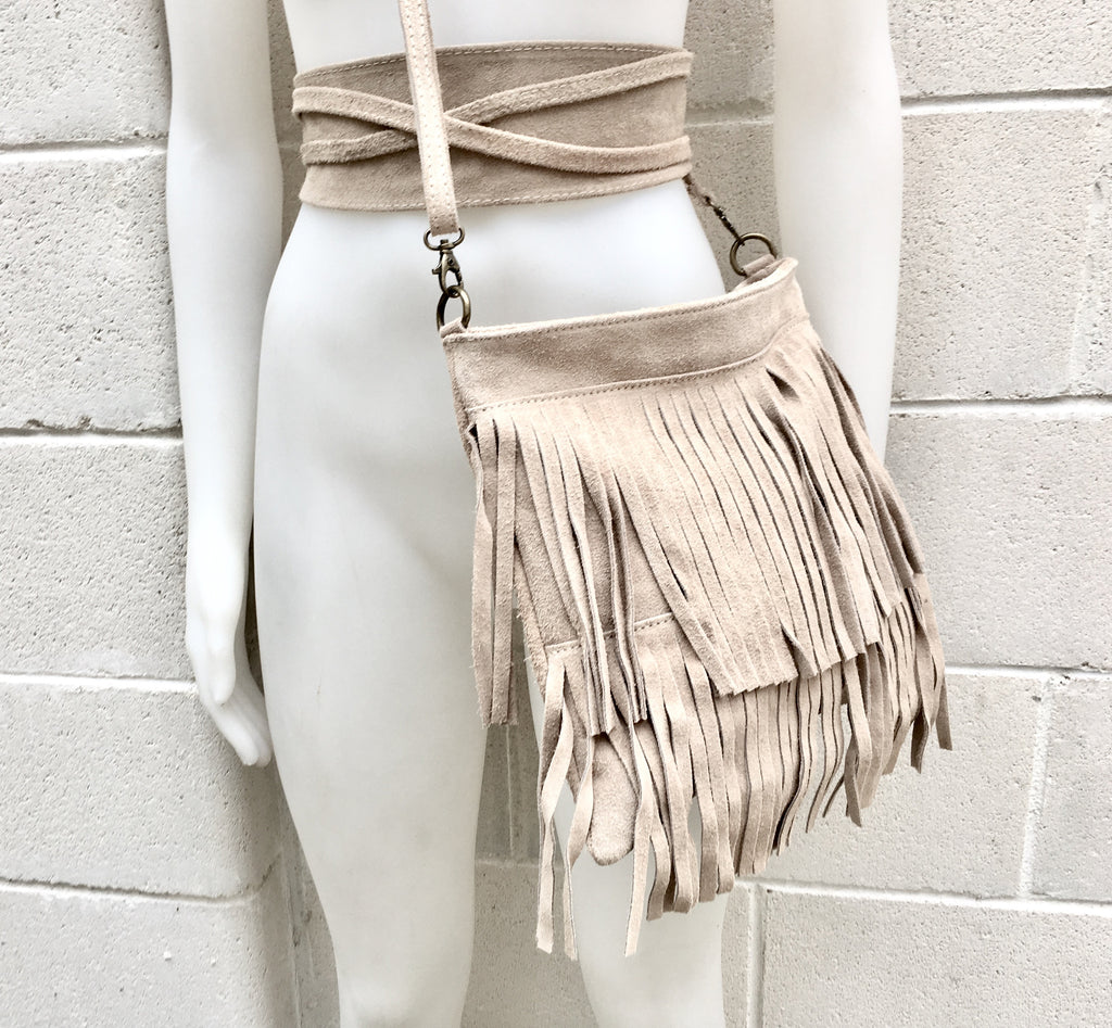 Cross body fringe bag. BOHO suede leather bag in beige with FRINGES. Larger model. Crossbody hippy bag in genuine suede. Suede fringed bag