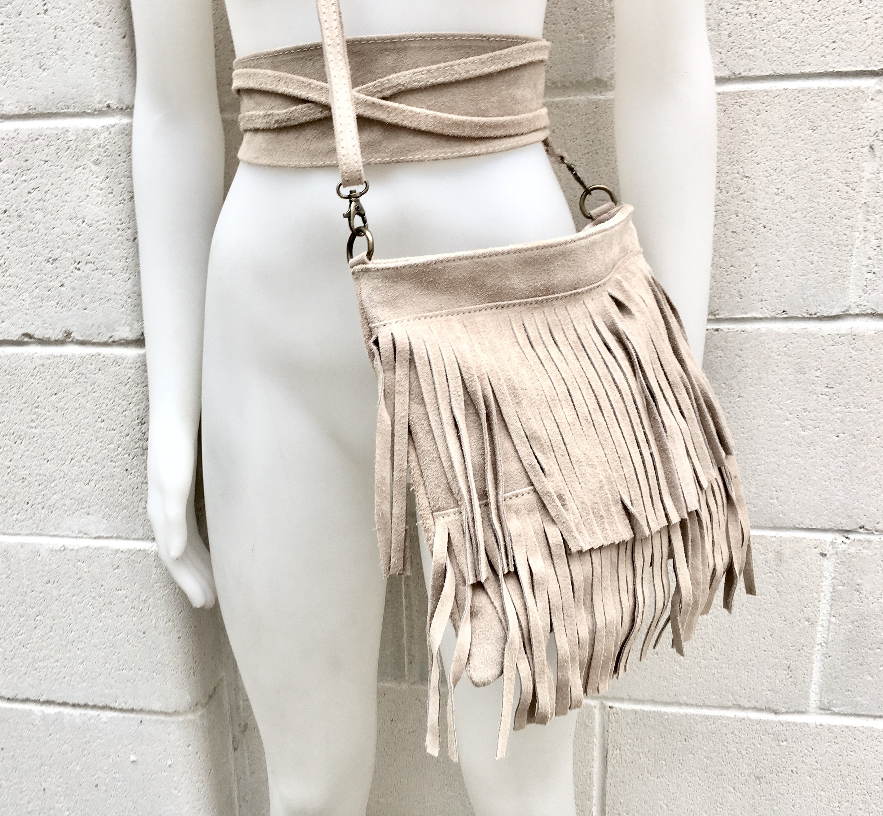 Cross body fringe bag. BOHO suede leather bag in beige with FRINGES. Larger model. Crossbody hippy bag in genuine suede. Suede fringed bag