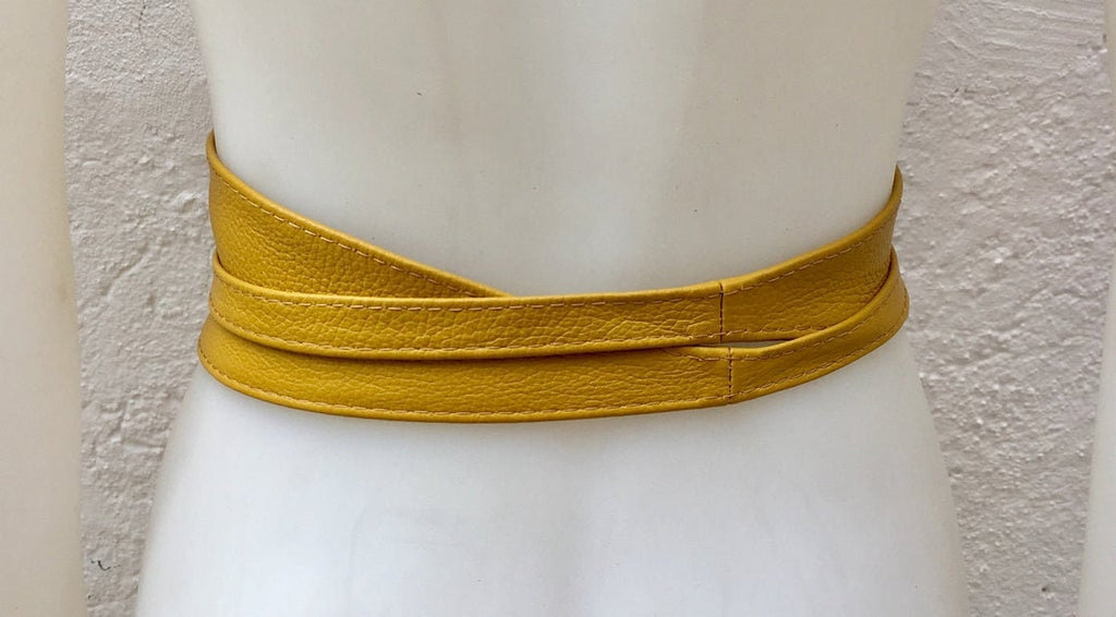 ORANGE obi belt in soft leather. Wrap belt in light ORANGE. Wide waist belt in marigold color. Wraparound belt. Orange sash.