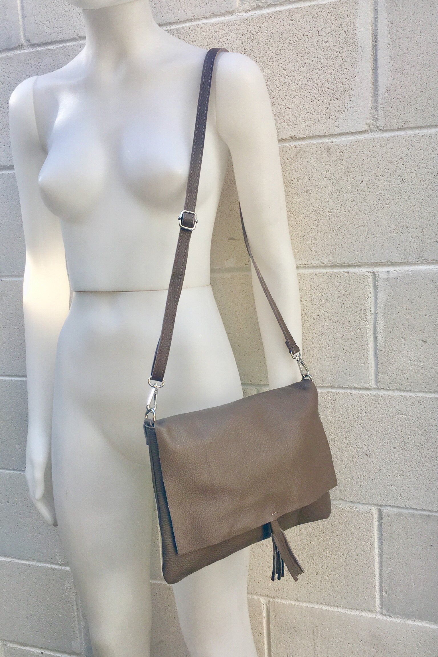 Cross body bag. BOHO grain leather bag in TAUPE BROWN. Soft genuine grain leather. Crossover, messenger bag in light brown. Brown messenger