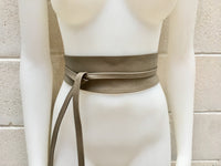 Obi belt in soft leather.Wrap belt in DARK BEIGE. Waist belt in taupe color.Light brown wraparound belt.Genuine leather boho belt.Reversible