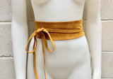 Mustard yellow obi belt in suede. Wrap belt in genuine leather.Wraparound belt in mustard color, yellow wide boho belt.Soft suede waistbelt