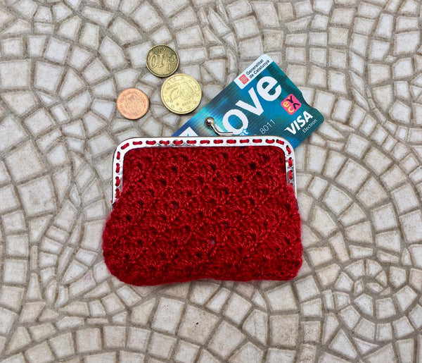 Crochet coin purse. BURGUNDY kiss lock purse.Retro clip purse, hand crocheted with metallic frame in silver. WINE RED Grandma retro purses