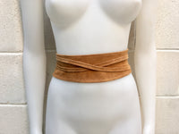 Obi belt in suede.Wrap belt in LIGHT saddle brown. Genuine leather wraparound belt in TAN color. Camel brown belt,. Light tobacco brown belt