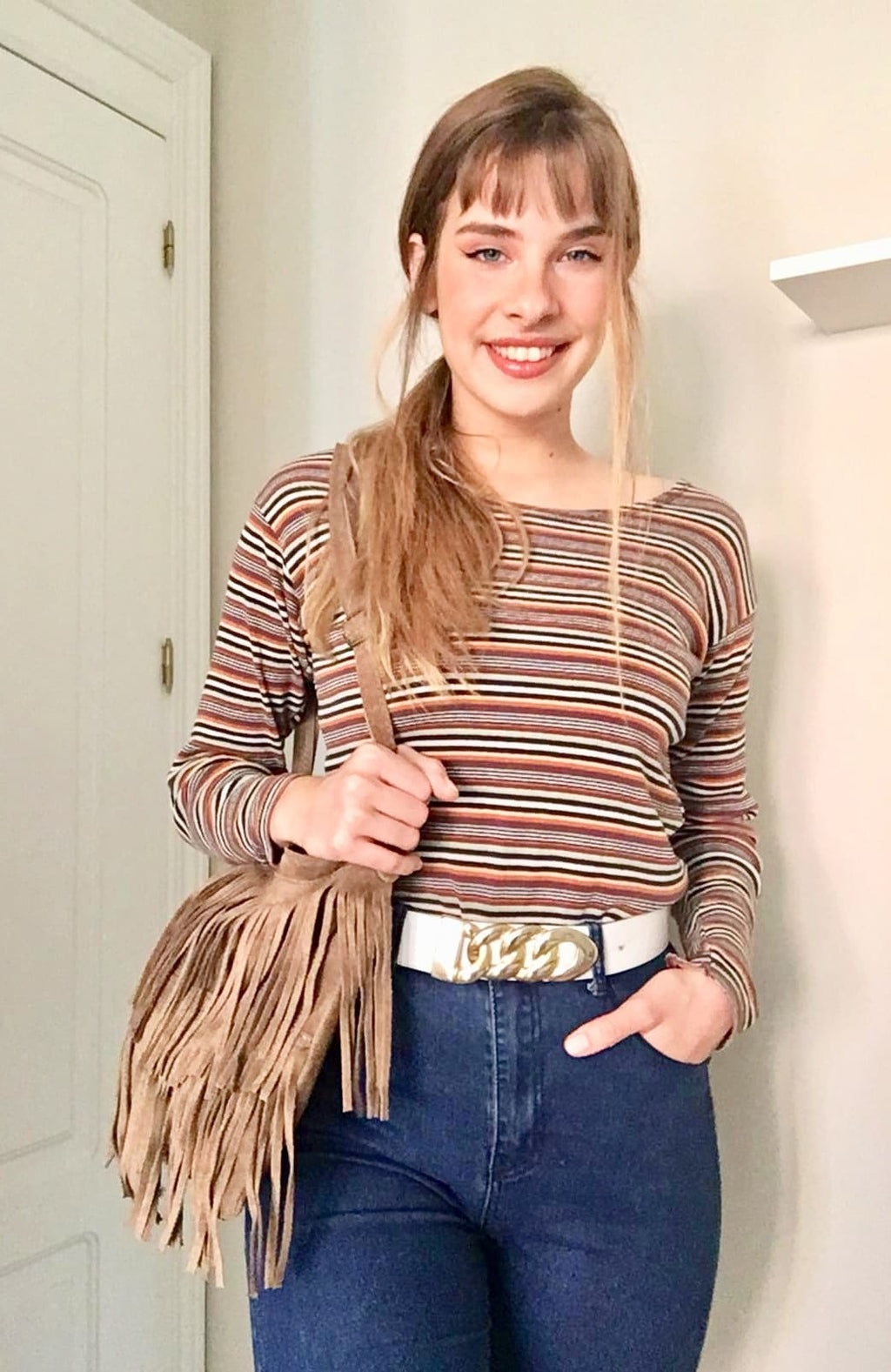 Cross body fringe bag. BOHO suede leather bag in beige with FRINGES. Larger model. Crossbody hippy bag in genuine suede. Suede fringed bag
