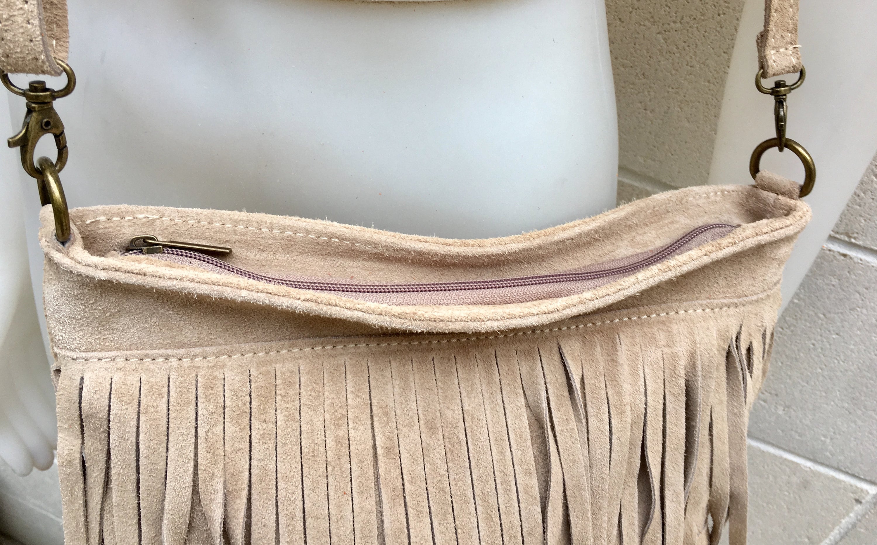 Cross body fringe bag. BOHO suede leather bag in beige with FRINGES. Larger model. Crossbody hippy bag in genuine suede. Suede fringed bag