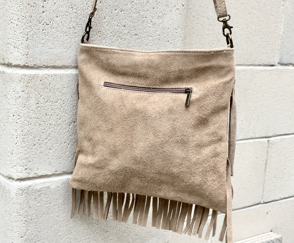 Cross body fringe bag. BOHO suede leather bag in beige with FRINGES. Larger model. Crossbody hippy bag in genuine suede. Suede fringed bag