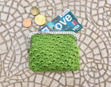 Crochet coin purse. LIGHT GREEN kiss lock purse. Retro clip purse, hand crocheted with metallic frame in silver. Grandma retro purses