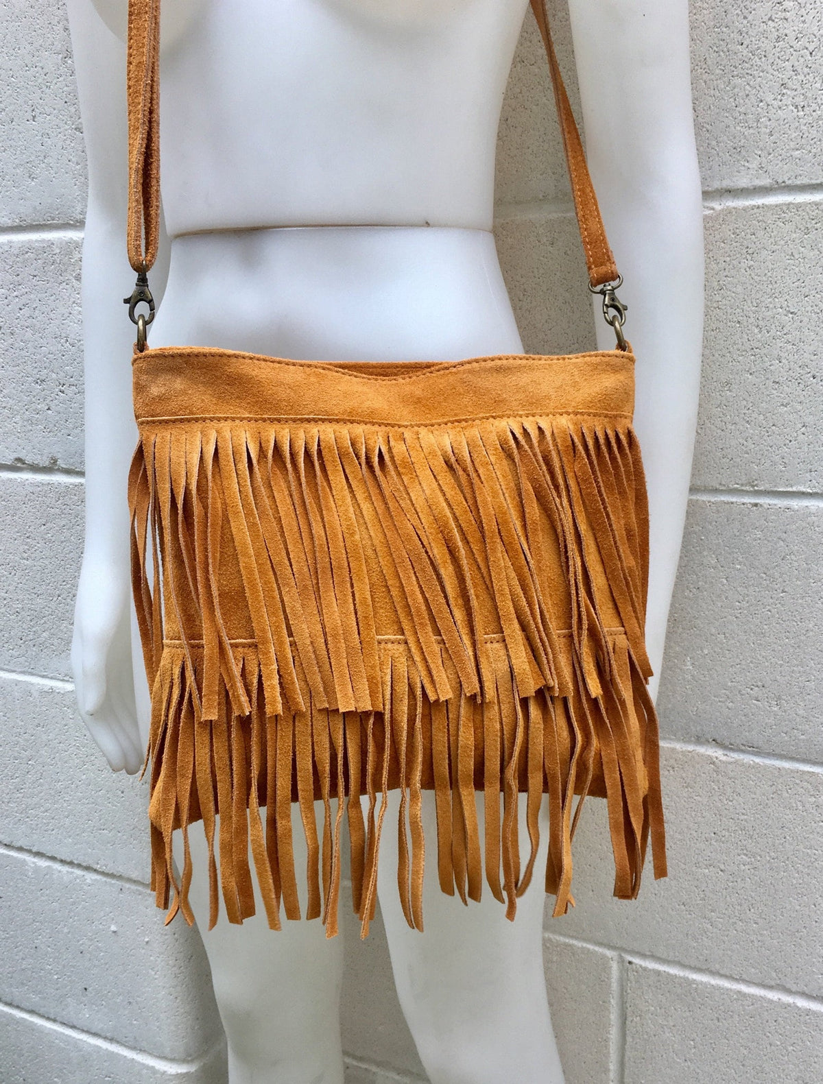 Cross body bag. BOHO suede leather bag in light CAMEL brown with FRINGES. Larger model. Messenger bag in genuine suede. Crossbody hippy bag