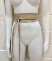 Obi belt in soft leather. Wrap belt in BEIGE. Wide waist belt in genuine leather.Wraparound belt. boho belt in beige. Leather sash