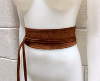 Obi belt in suede. Wrap belt in DARK saddle brown. Genuine leather wraparound belt. Dark CAMEL brown leather belt, dark tobacco waist belt