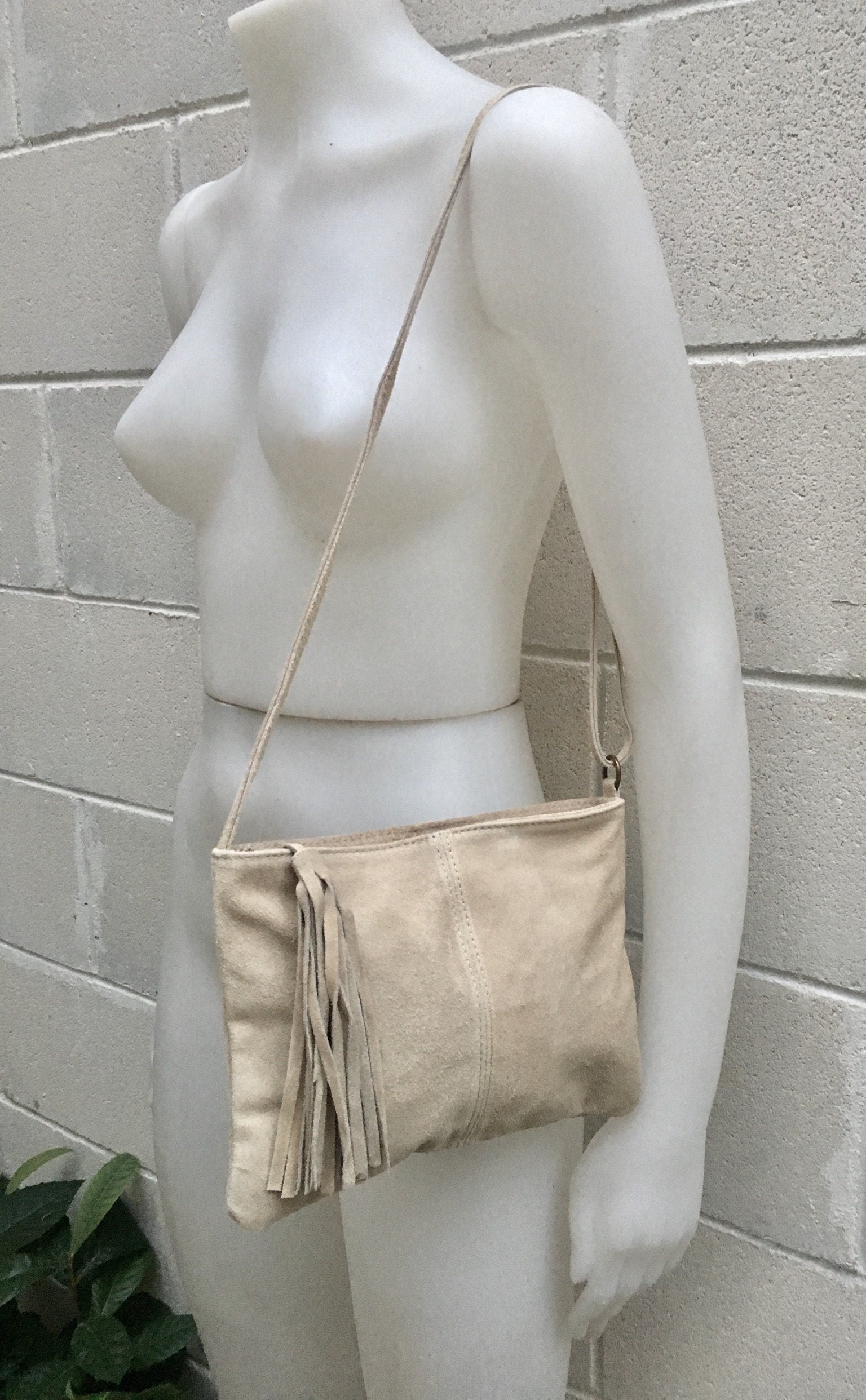 Suede leather bag in light Beige .Cross body bag, shoulder bag in GENUINE leather. Small boho leather bag with zipper and tassel.