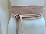 Pink obi belt in soft leather. Wrap belt in light pink. Wide waist belt in genuine leather. Wraparound belt. Boho sash in soft dusty pink