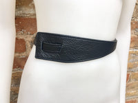 Obi belt in genuine leather. Wrap belt in BLACK. Waist belt in black stong leather. Black wraparound belt. Natural leather 80s style belt