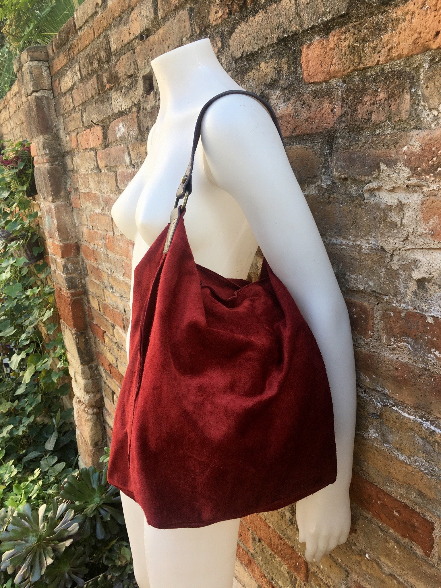 Slouch leather bag in light BURGUNDY. Dark RED hobo bag. Boho bag.Book or tablet bags in suede. Wine red soft leather shopper