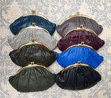 Kiss lock purse in GREY. Genuine soft GRAY leather. Retro inspired wallet, grandma style purse. Metal frame in gold. Vintage new coin purse