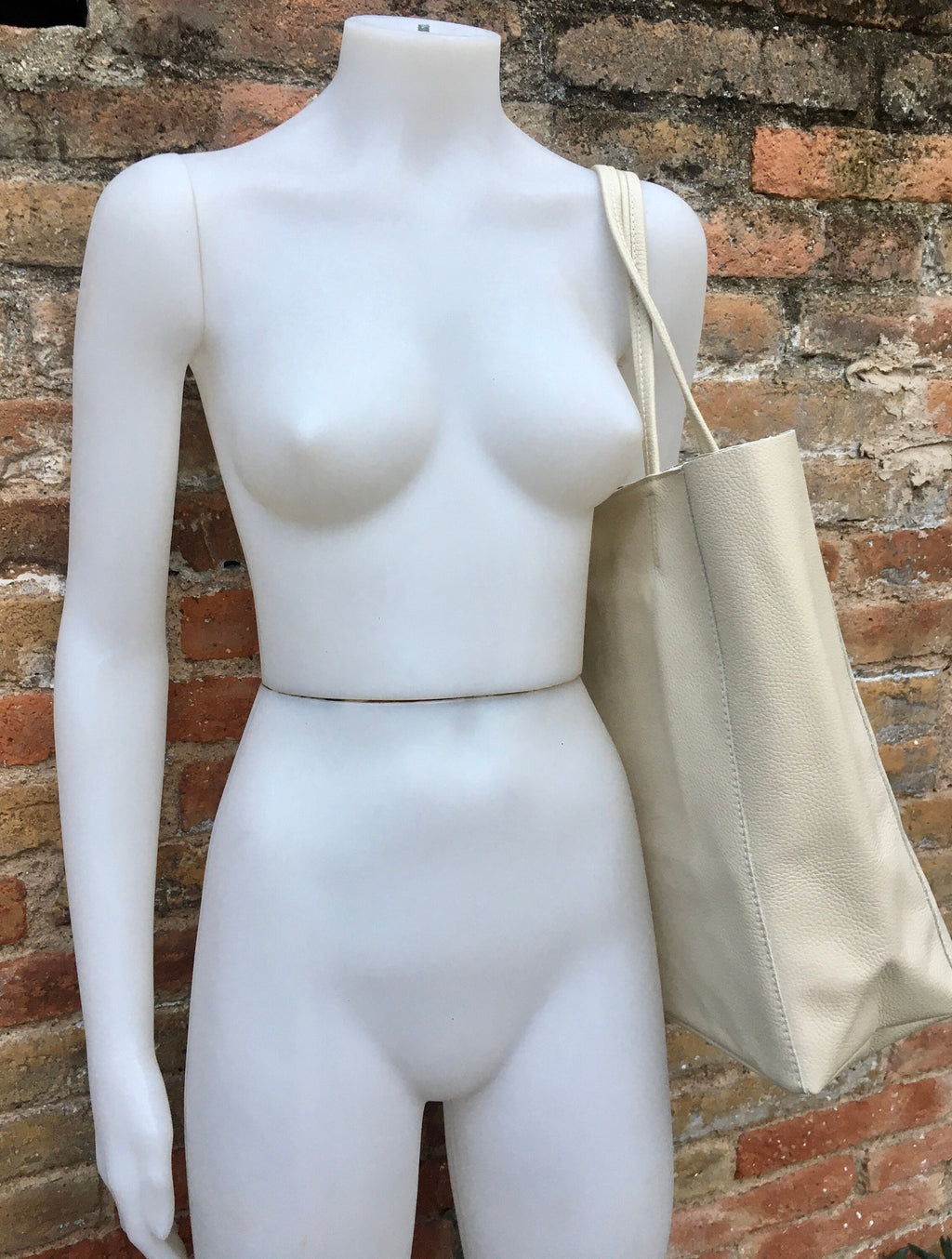 Tote leather bag in cream color with ZIPPER.Leather shopper in a very light beige. Soft GENUINE leather Large bag for your laptop,books