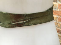 GREEN leather OBI belt. Wide waist belt in soft genuine leather. Metallic shine wraparound belt, boho dress belt in silver color leather.