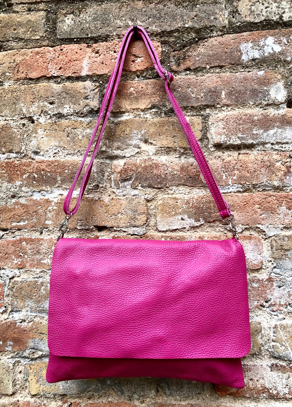 Crossbody leather bag in fuchsia PINK. Genuine soft leather. Hot pink crossover, messenger bag. Zipper + adjustable strap. Hot pink purse