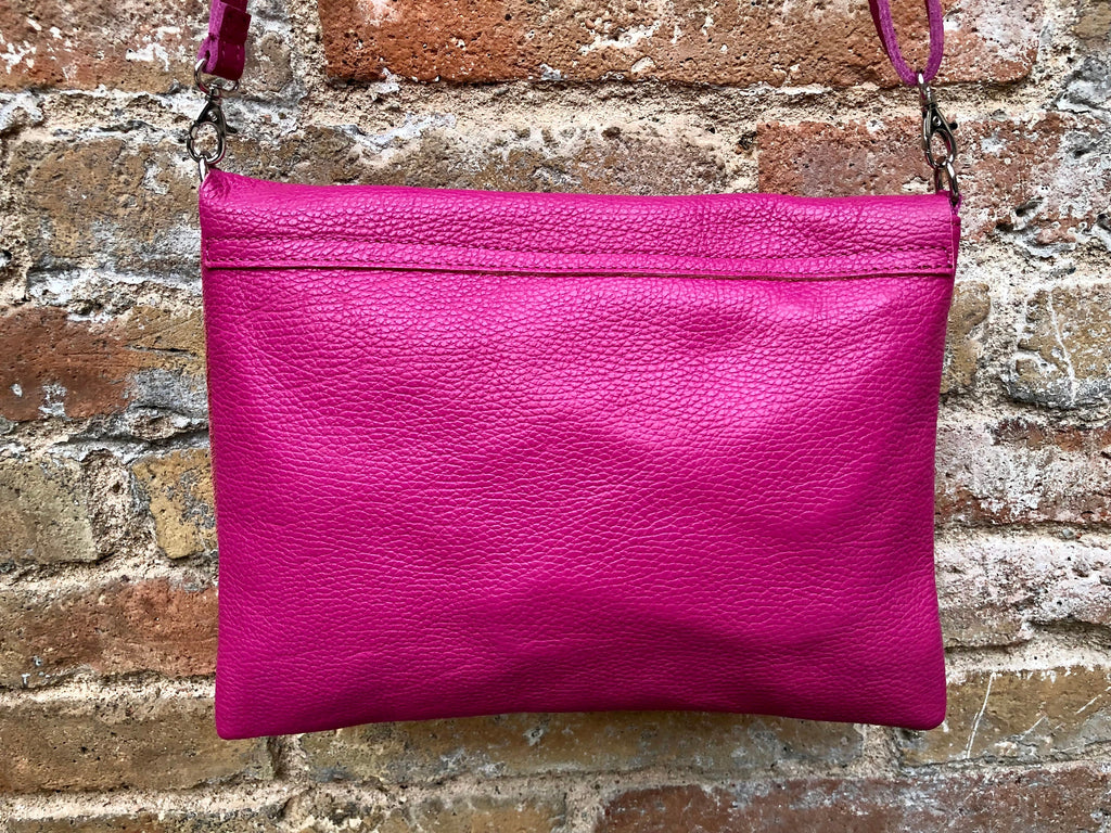 Crossbody leather bag in fuchsia PINK. Genuine soft leather. Hot pink crossover, messenger bag. Zipper + adjustable strap. Hot pink purse