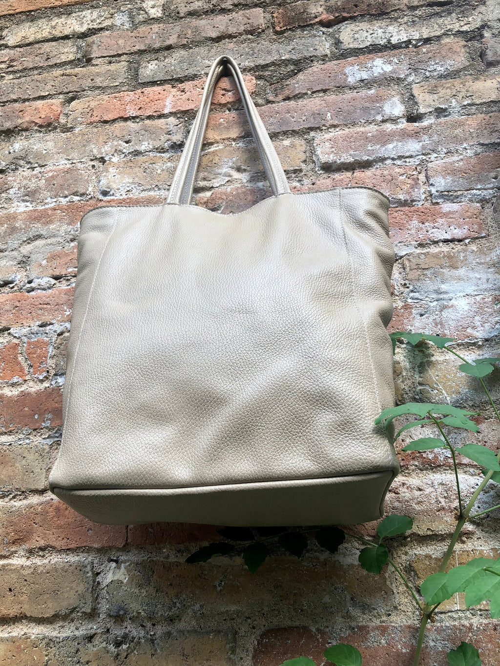 NEW with zipper and lining.Tote leather bag in BEIGE. Soft GENUINE leather shopper bag. Cream carry all bag for your laptop, books, tablets