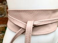 Pink obi belt in soft leather. Wrap belt in light pink. Wide waist belt in genuine leather. Wraparound belt. Boho sash in soft dusty pink