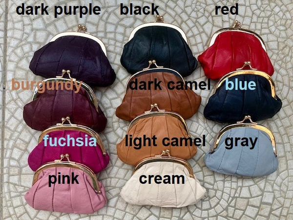 Small coin purse. Genuine leather purse in with metallic frame in SILVER. Retro clip purse in soft leather. Kiss lock retro style coin purse