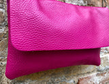 Small leather bag in magenta pink. Fuchsia Crossbody bag, shoulder bag in GENUINE leather. Hot pink bag with adjustable strap and zipper