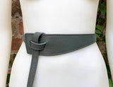 Obi belt in genuine leather. Wrap belt in GRAY. Waist belt in grey stong leather.Grey wraparound belt. Natural leather 80s style belt