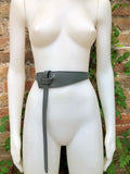 Obi belt in genuine leather. Wrap belt in GRAY. Waist belt in grey stong leather.Grey wraparound belt. Natural leather 80s style belt