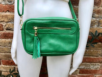 Small leather bag in bright green. Cross body bag, shoulder bag in GENUINE leather. Green leather bag with adjustable strap,zipper + tassel