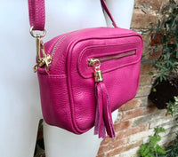 Small leather bag in fuchsia. Magenta cross body bag, shoulder bag in GENUINE leather. Hot pink leather bag with adjustable strap and zipper