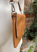 Small leather bag in camel brown. Tan crossbody bag, shoulder bag in GENUINE leather. Saddle brown bag with adjustable strap and zipper