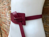 Obi belt in genuine leather. Burgundy wrap belt. Waist belt in PLUM. Wine red - purple wraparound belt. Genuine leather 80s style dress belt
