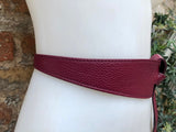Obi belt in genuine leather. Burgundy wrap belt. Waist belt in PLUM. Wine red - purple wraparound belt. Genuine leather 80s style dress belt