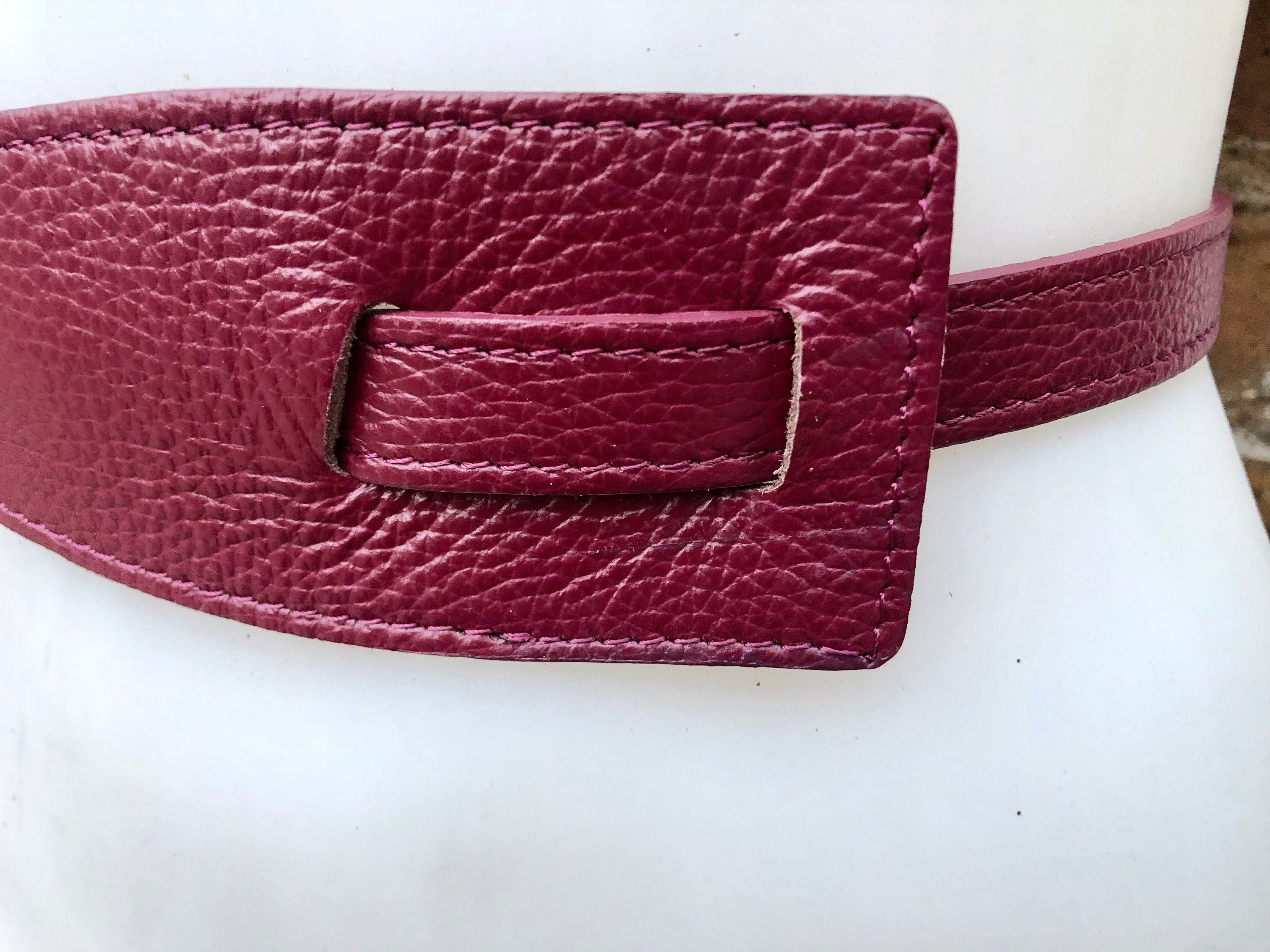 Obi belt in genuine leather. Burgundy wrap belt. Waist belt in PLUM. Wine red - purple wraparound belt. Genuine leather 80s style dress belt