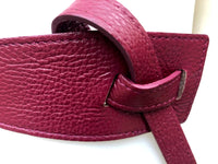 Obi belt in genuine leather. Burgundy wrap belt. Waist belt in PLUM. Wine red - purple wraparound belt. Genuine leather 80s style dress belt