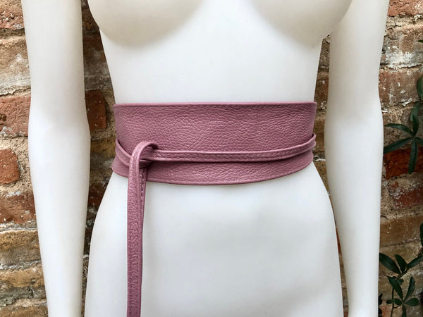 Pink obi belt in soft leather. Wrap belt in dark dusty pink. Wide waist belt in genuine leather. Wraparound belt. Boho sash in purple - pink