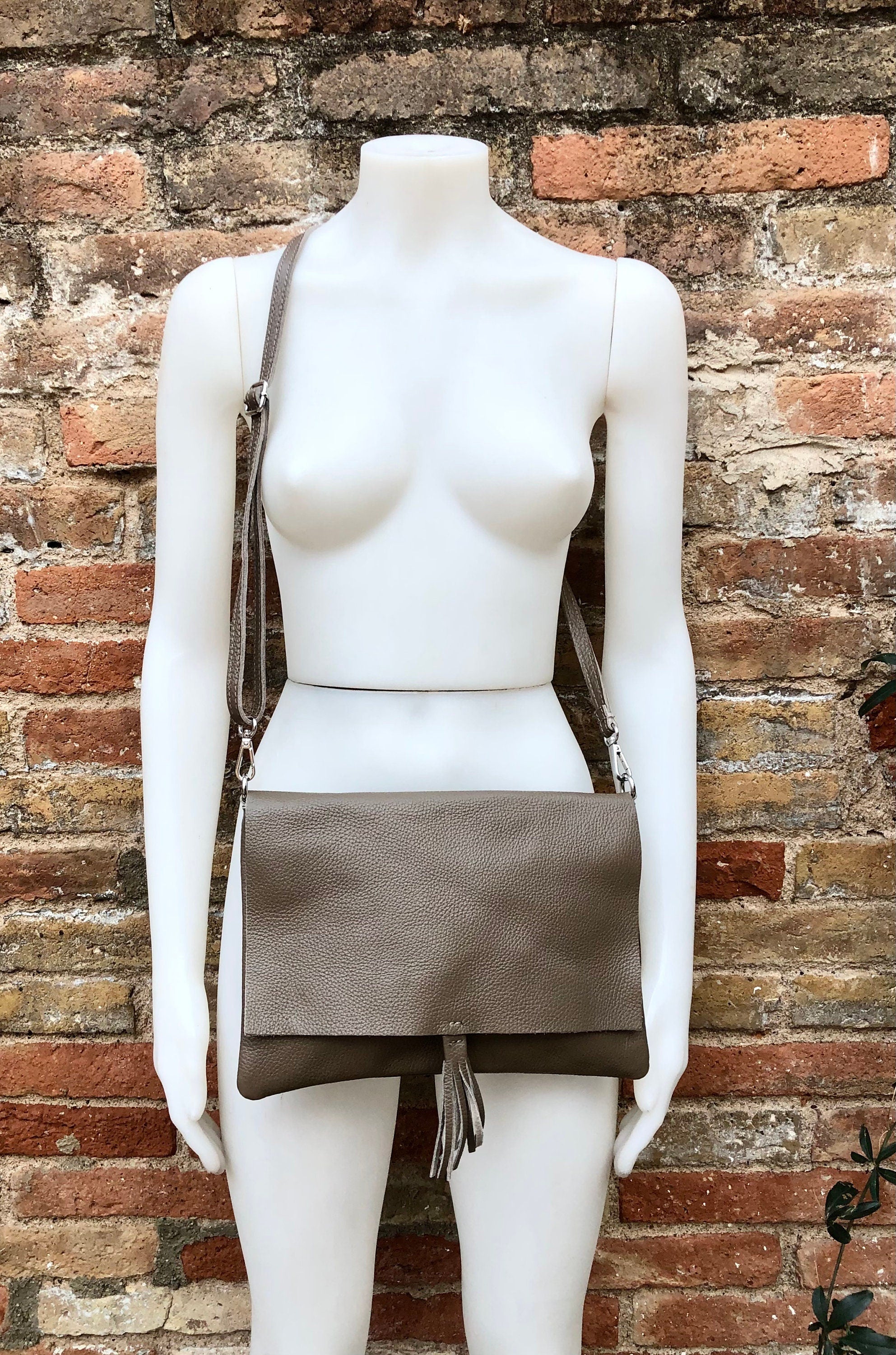 Cross body bag. BOHO grain leather bag in TAUPE BROWN. Soft genuine grain leather. Crossover, messenger bag in light brown. Brown messenger