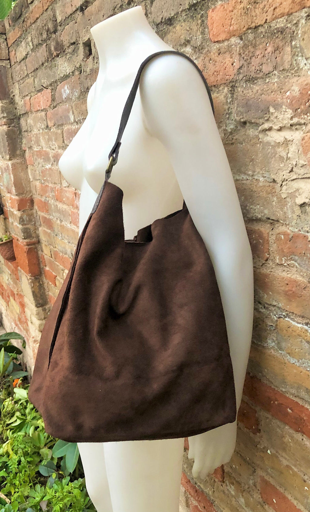 Slouch leather bag in dark brown. Chocolate brown hobo bag. Boho bag.Book or tablet bags in suede. Dark camel brown soft leather shopper