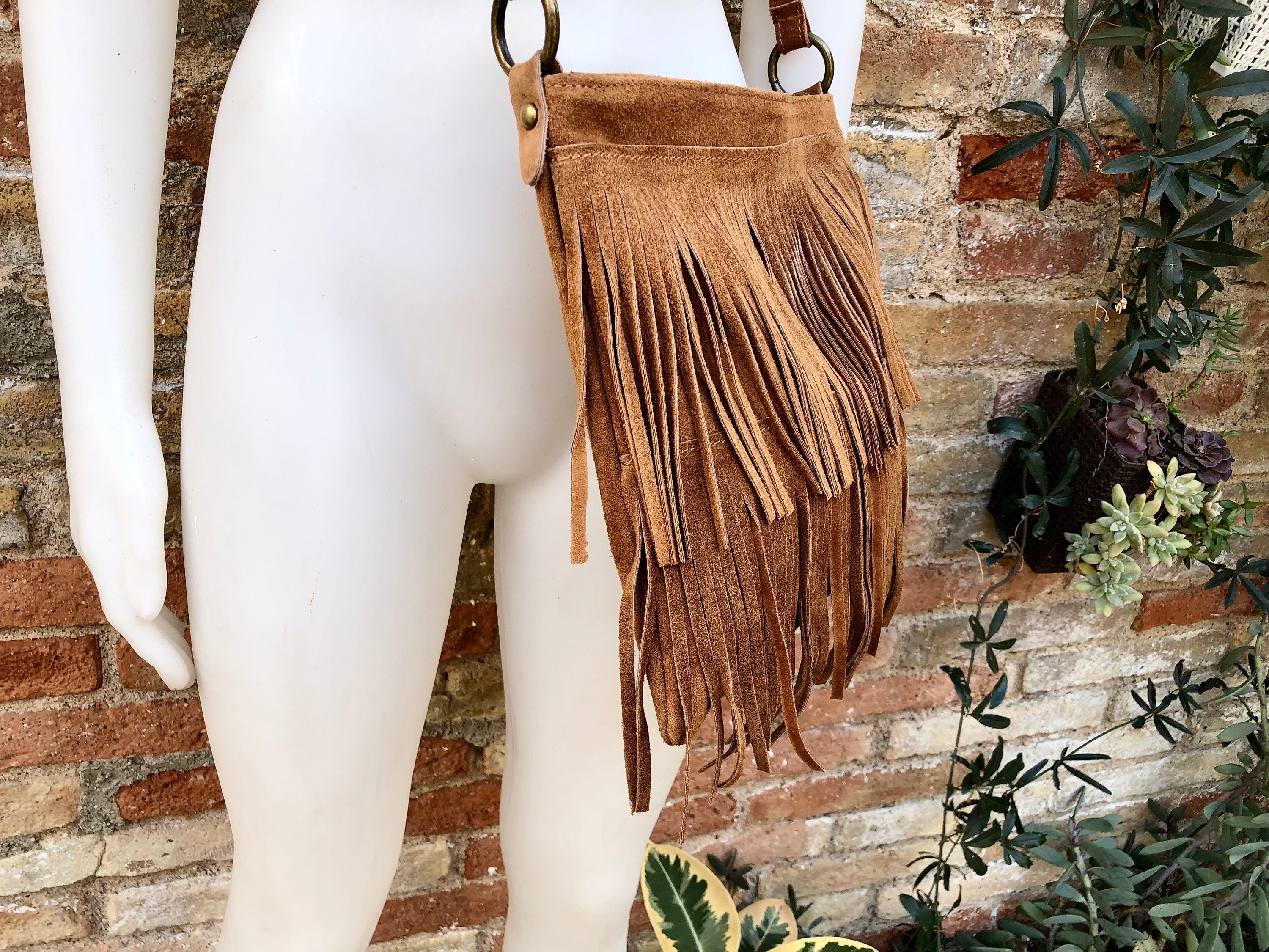 Cross body bag. BOHO suede leather bag in CAMEL brown with FRINGES. Larger model. Messenger bag in genuine suede. Crossbody hippy bag